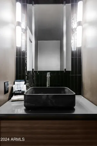 $9,995 | 13611 North 50th Street, Scottsdale, AZ 85254