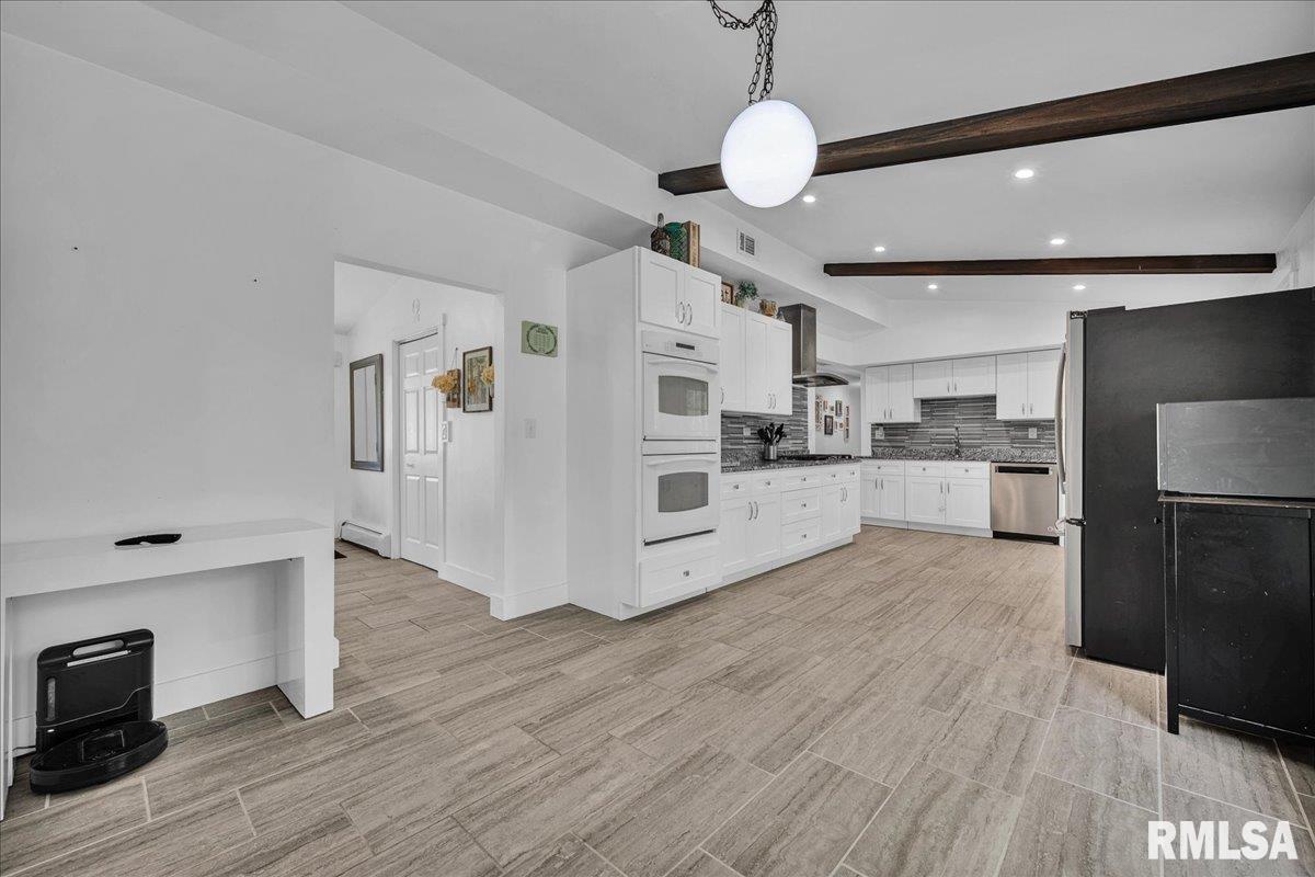 153 Spring Creek Terrace Washington, IL 61571 - Photo 9 of 43 Gallery Image 9