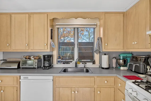 $599,900 | 933-935 West Yarmouth Road, Yarmouth, MA 02675