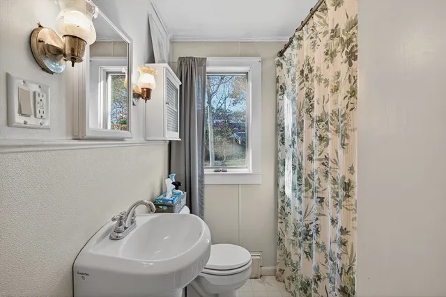 $599,900 | 933-935 West Yarmouth Road, Yarmouth, MA 02675