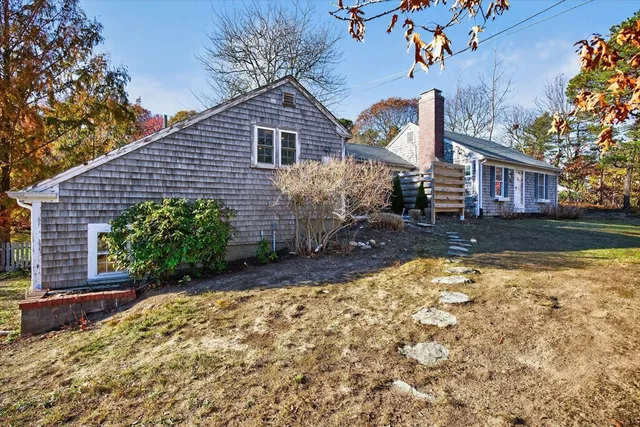 $599,900 | 933-935 West Yarmouth Road, Yarmouth, MA 02675