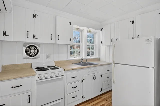 $599,900 | 933-935 West Yarmouth Road, Yarmouth, MA 02675