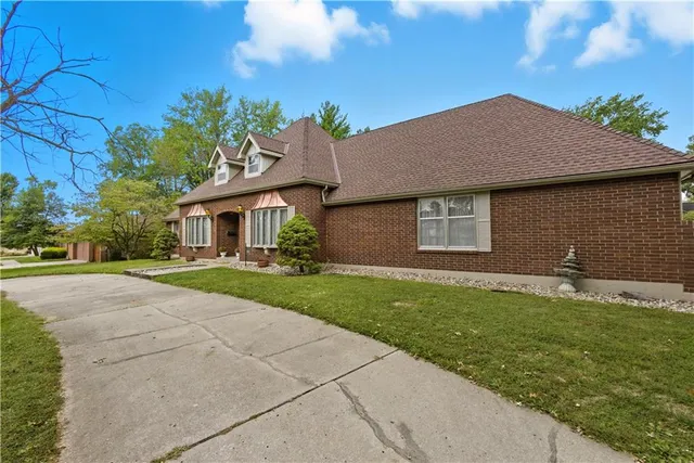 $475,000 | 1122 North 81st Terrace, Kansas City, KS 66112