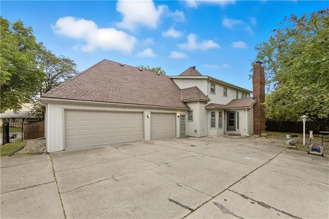 $475,000 | 1122 North 81st Terrace, Kansas City, KS 66112