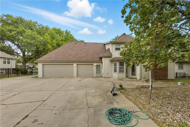 $475,000 | 1122 North 81st Terrace, Kansas City, KS 66112