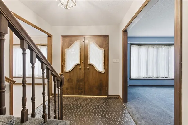 $475,000 | 1122 North 81st Terrace, Kansas City, KS 66112