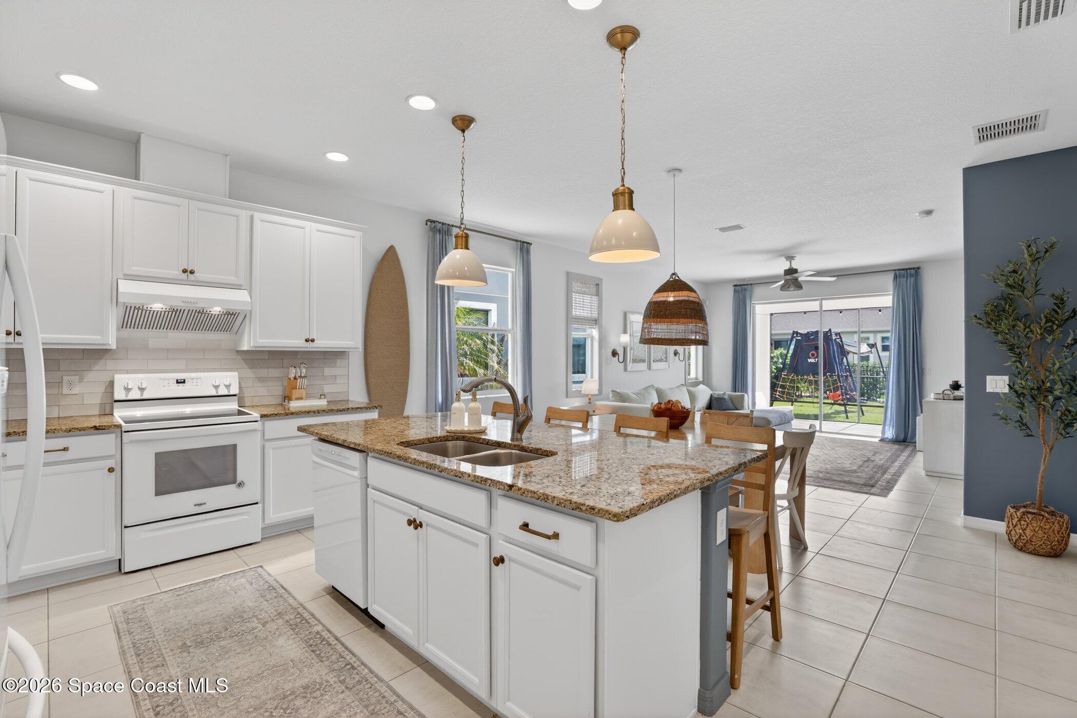 3308 Ribbon Grass Drive Melbourne, FL 32940 - Photo 8 of 46 Kitchen