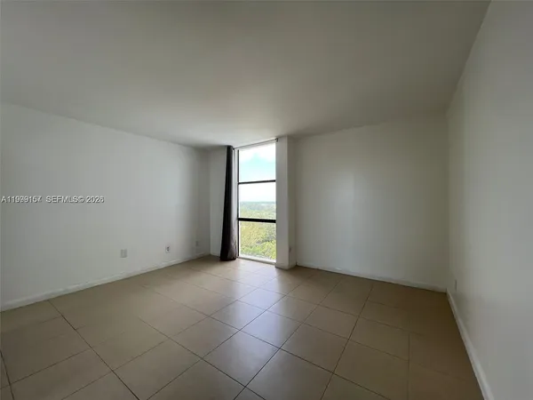 $2,300 | 13499 Biscayne Boulevard, Unit 1402, North Miami, FL 33181