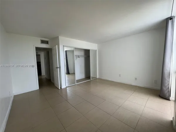 $2,300 | 13499 Biscayne Boulevard, Unit 1402, North Miami, FL 33181