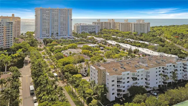 $649,999 | 210 Seaview Drive, Unit 207, Key Biscayne, FL 33149