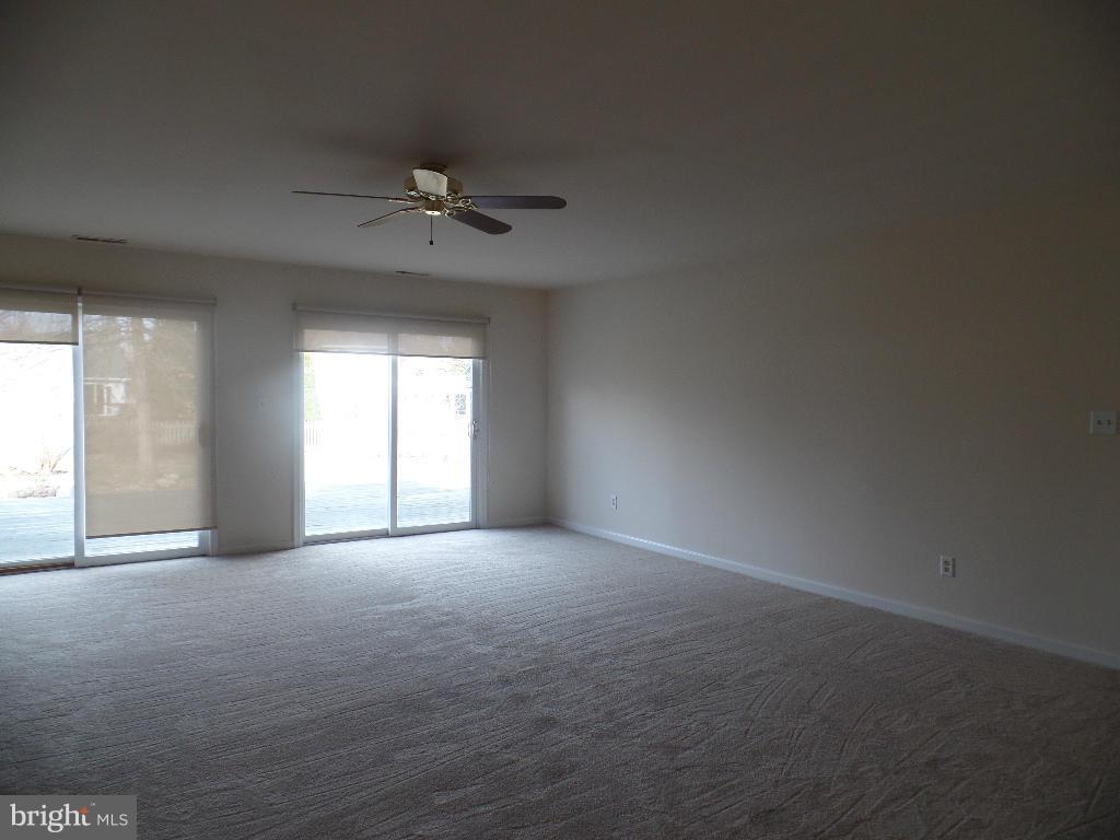 305 Fall Lane Easton, MD 21601 - Photo 2 of 10 Living Room
