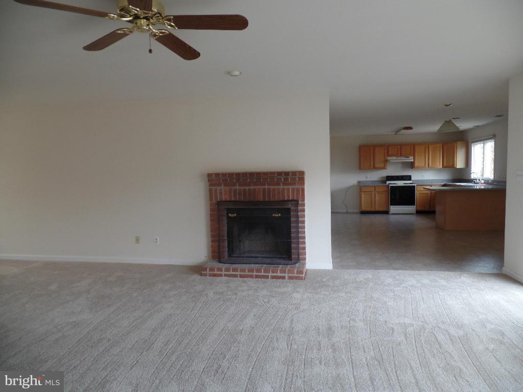 305 Fall Lane Easton, MD 21601 - Photo 6 of 10 Living Room