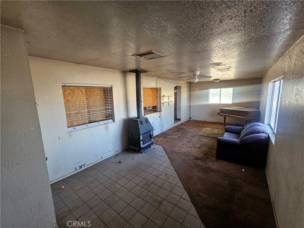 30423 Desert View Road Lucerne Valley, CA 92356 - Photo 3 of 19 Living Room view 1