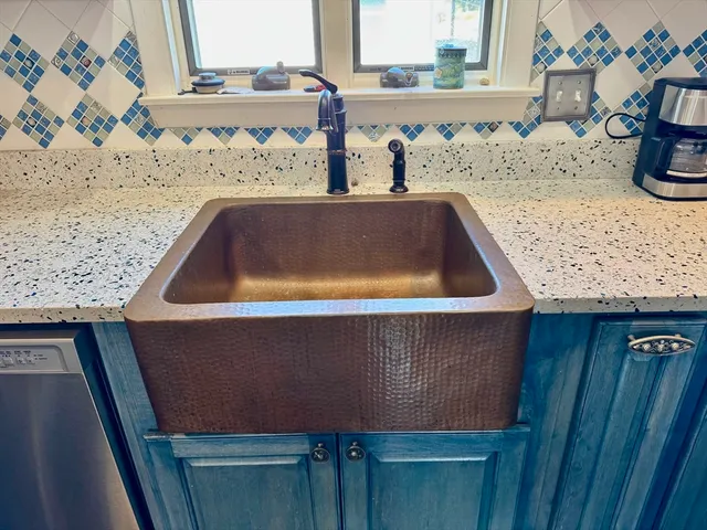 a close view of sink and tap