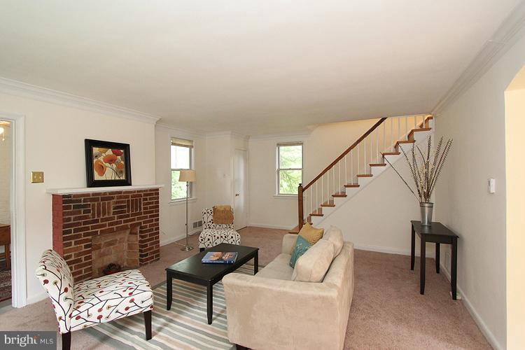 608 Ritchie Avenue Silver Spring, MD 20910 - Photo 2 of 23 Living Room