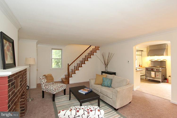 608 Ritchie Avenue Silver Spring, MD 20910 - Photo 3 of 23 Living Room