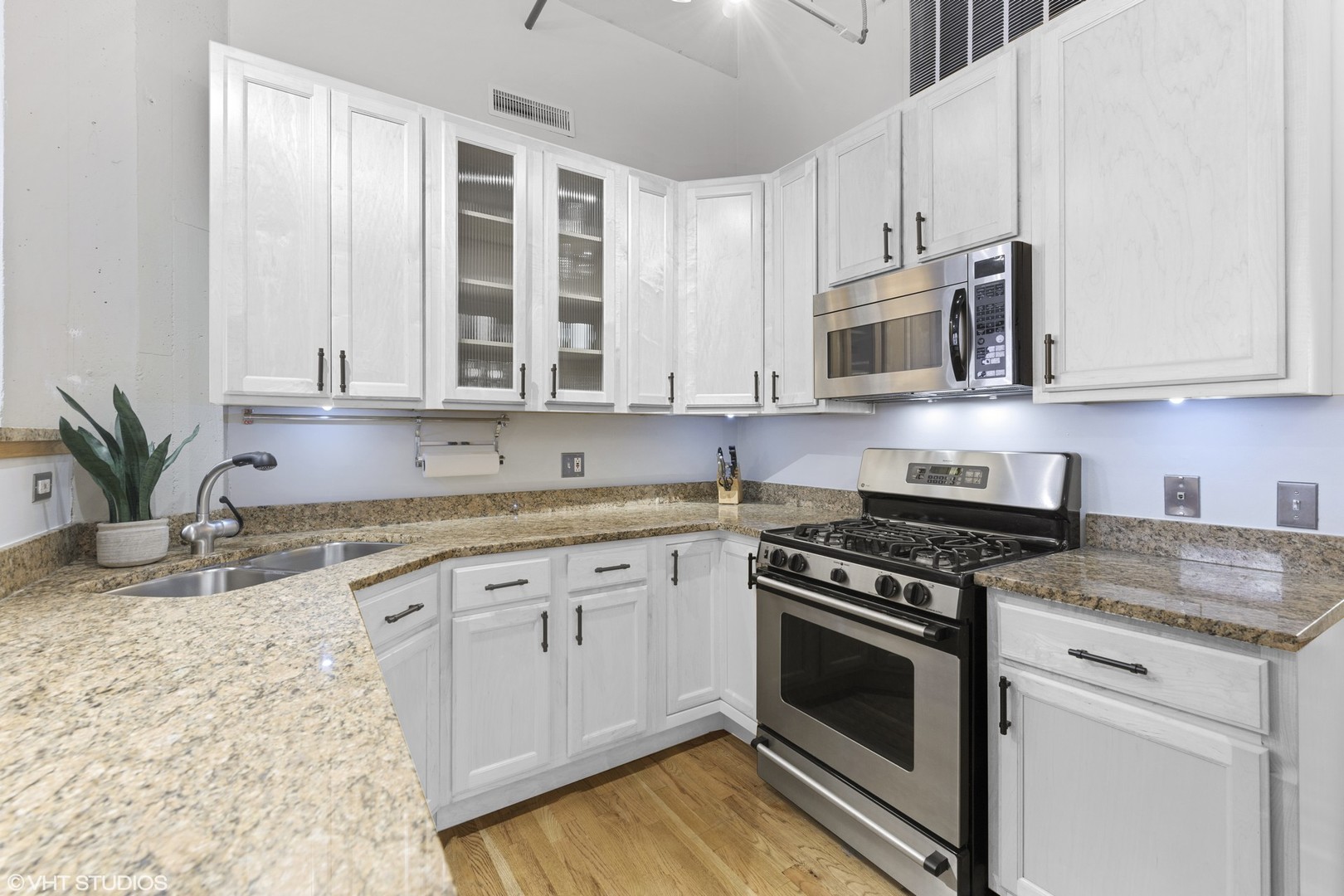 1327 West Washington Boulevard, Unit 2A Chicago, IL 60607 - Photo 11 of 31