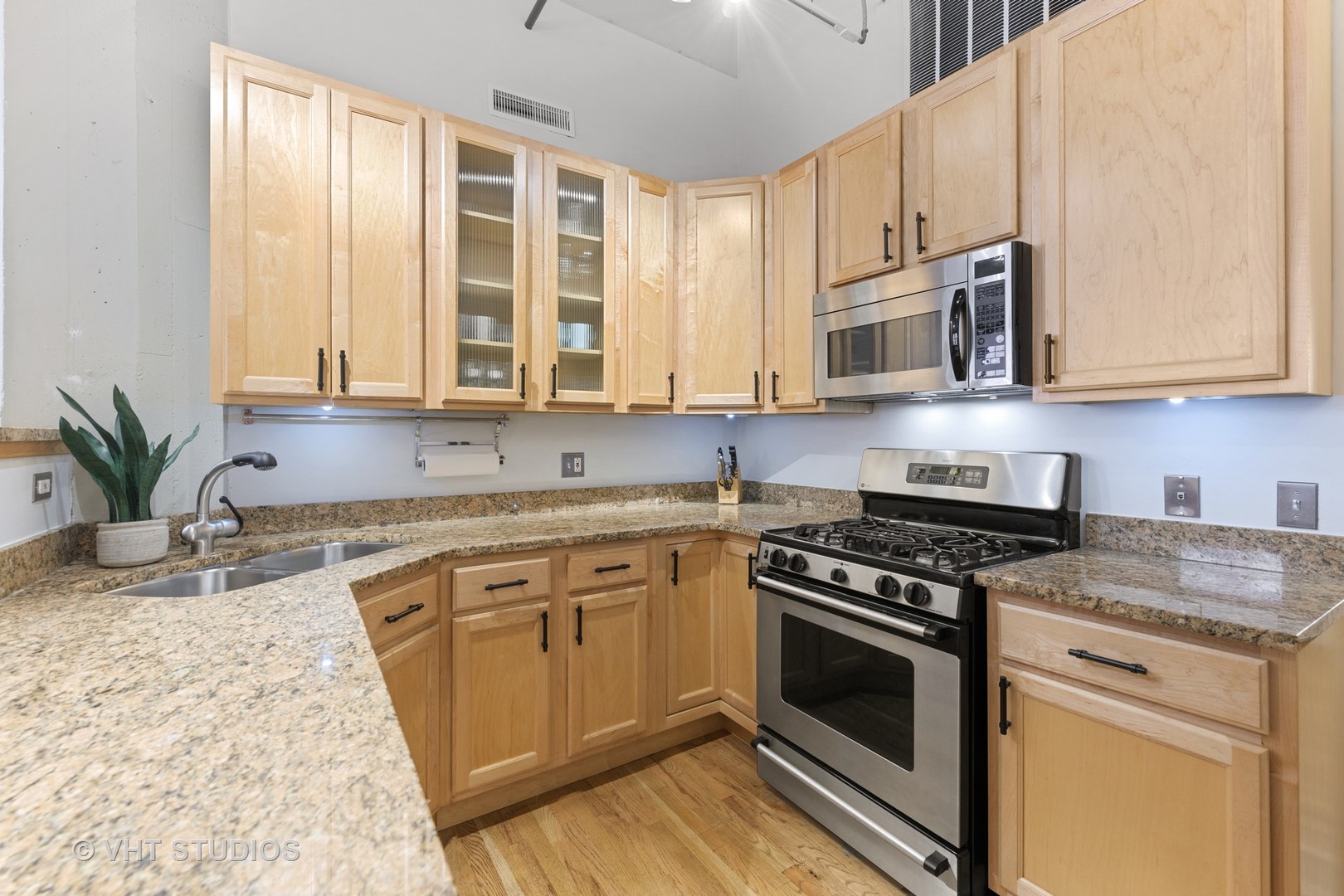 1327 West Washington Boulevard, Unit 2A Chicago, IL 60607 - Photo 10 of 31