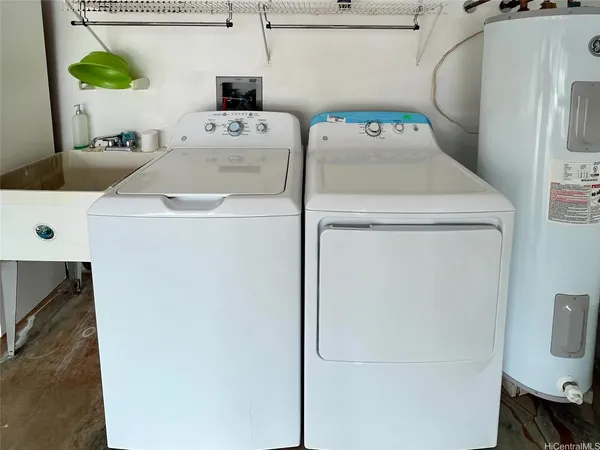 $2,800 | 94-211 Kuuaki Place, Waipahu, HI 96797