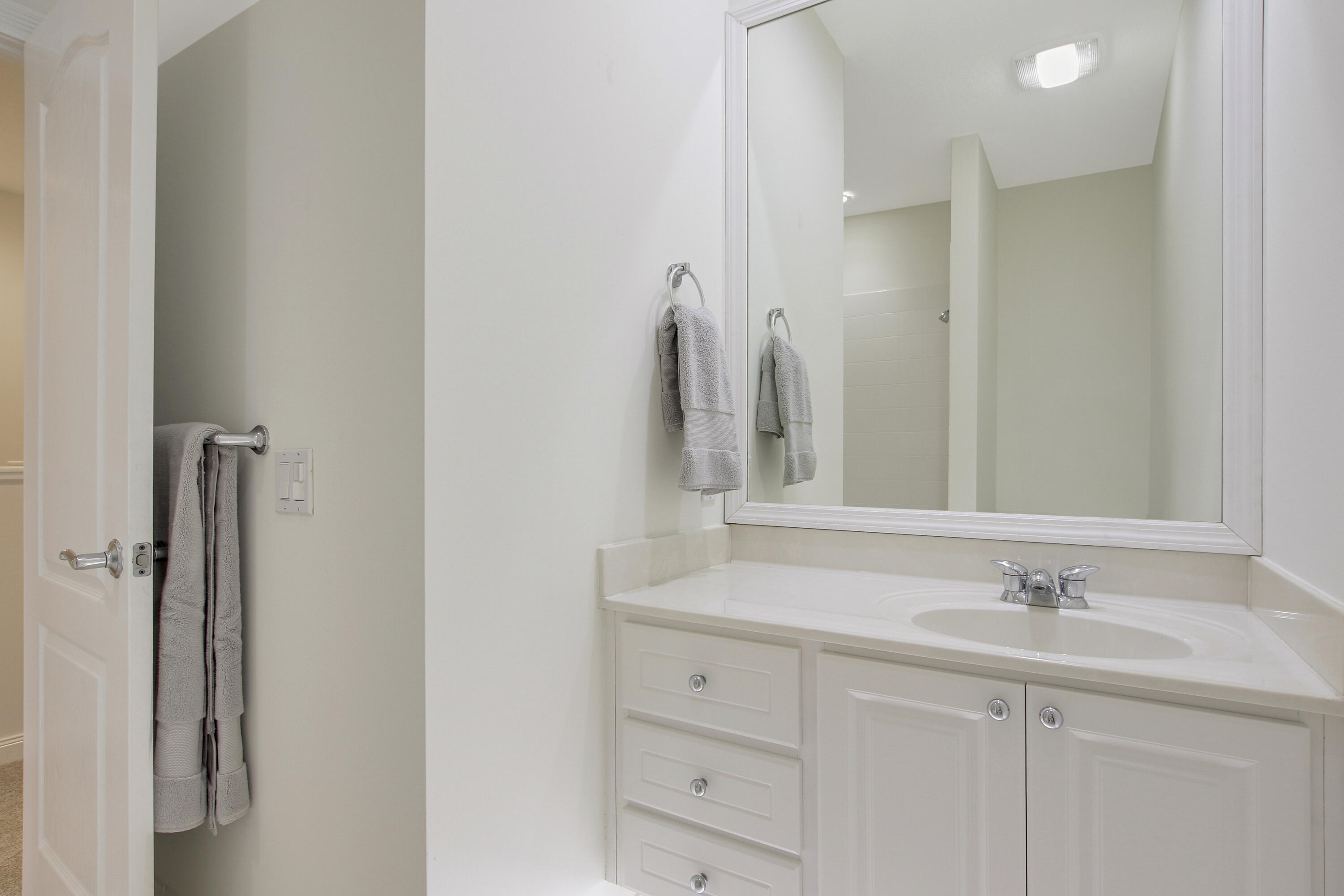1931 Frederick Small Road Jupiter, FL 33458 - Photo 32 of 46 FULL BATH UPSTAIRS