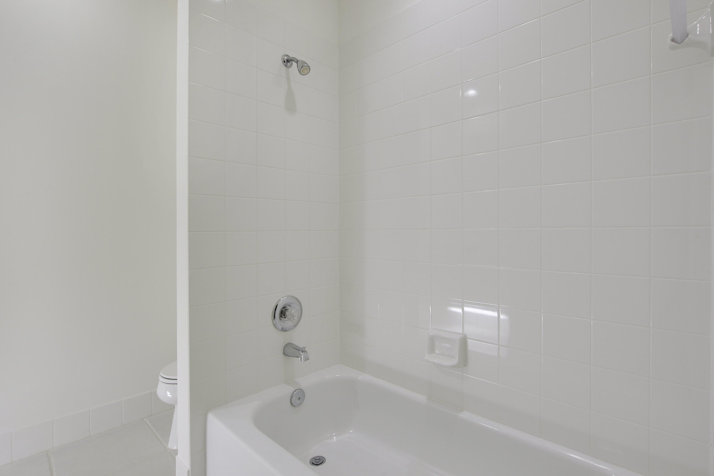 1931 Frederick Small Road Jupiter, FL 33458 - Photo 33 of 46 FULL BATH UPSTAIRS