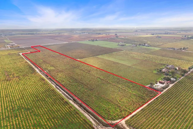 $949,000 | 481 West Highway 12, Lodi, CA 95242