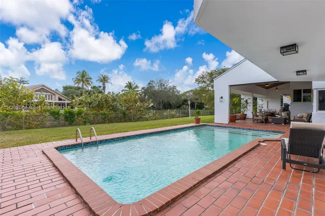 $2,500,000 | 9260 Southwest 101st Street, Miami, FL 33176