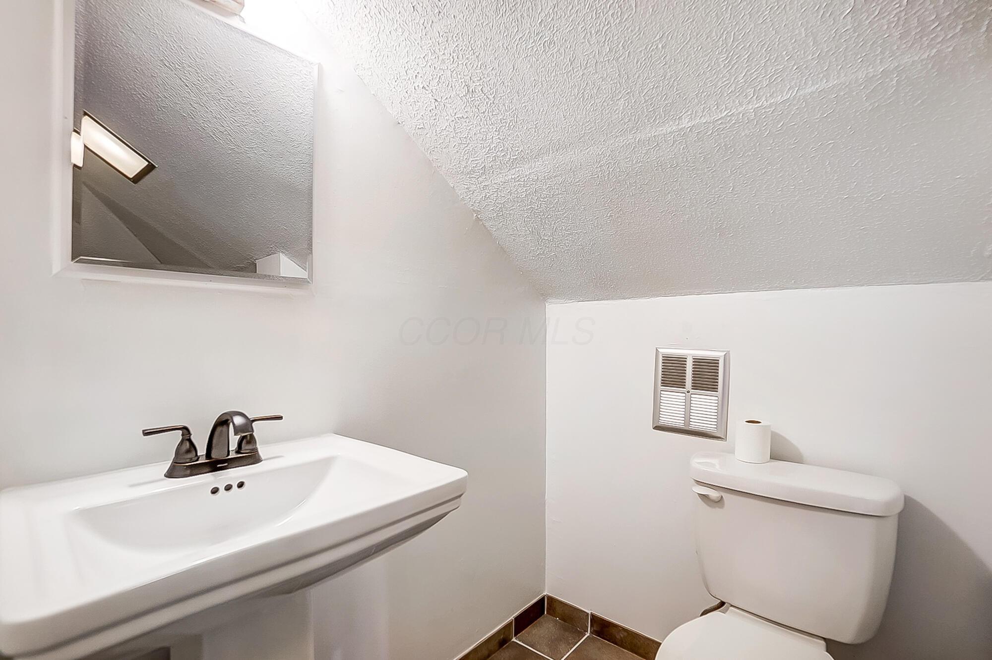 516 East Cecil Street Springfield, OH 45503 - Photo 24 of 38 026