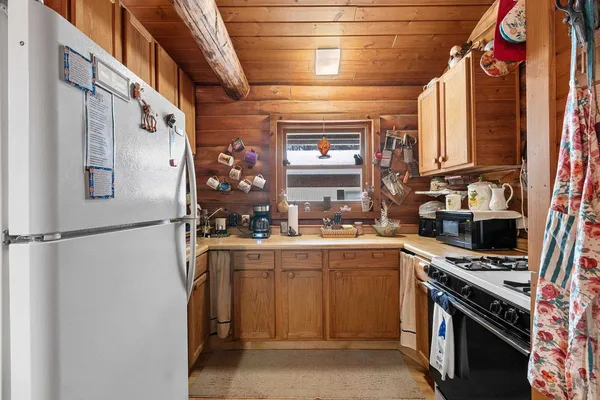 $349,900 | W2757 County Road B, Marinette, WI 54143