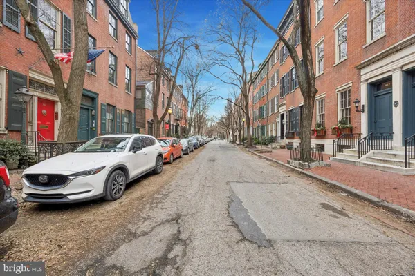 $2,750 | 916 Clinton Street, Philadelphia, PA 19107