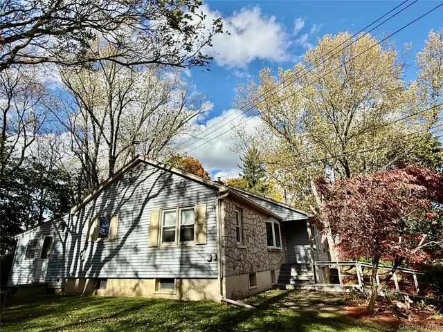 $399,900 | 43 Kobelt Drive, Wallkill, NY 12589