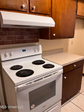 $1,100 | 1129 Woodfield Drive, Jackson, MS 39211