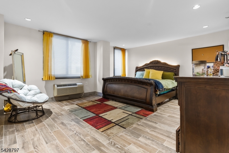326 Prospect Avenue Hackensack, NJ 07601 - Photo 12 of 37