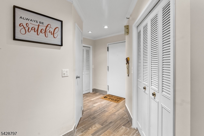326 Prospect Avenue Hackensack, NJ 07601 - Photo 4 of 37
