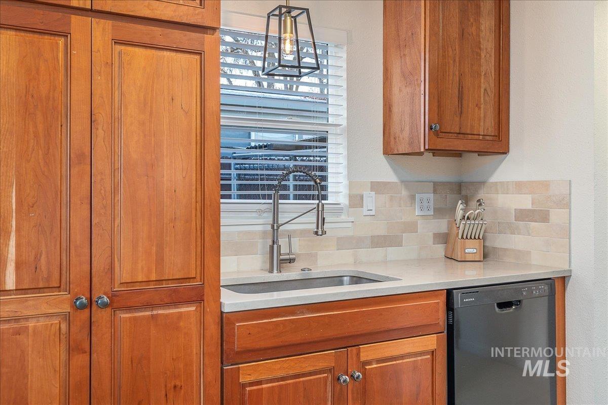 2480 South Virginia Avenue Boise, ID 83705 - Photo 11 of 38