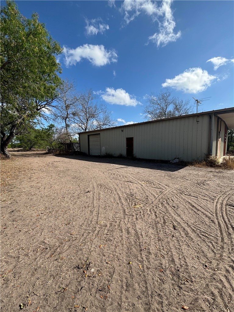 369 Edith Drive Alice, TX 78332 - Photo 5 of 26