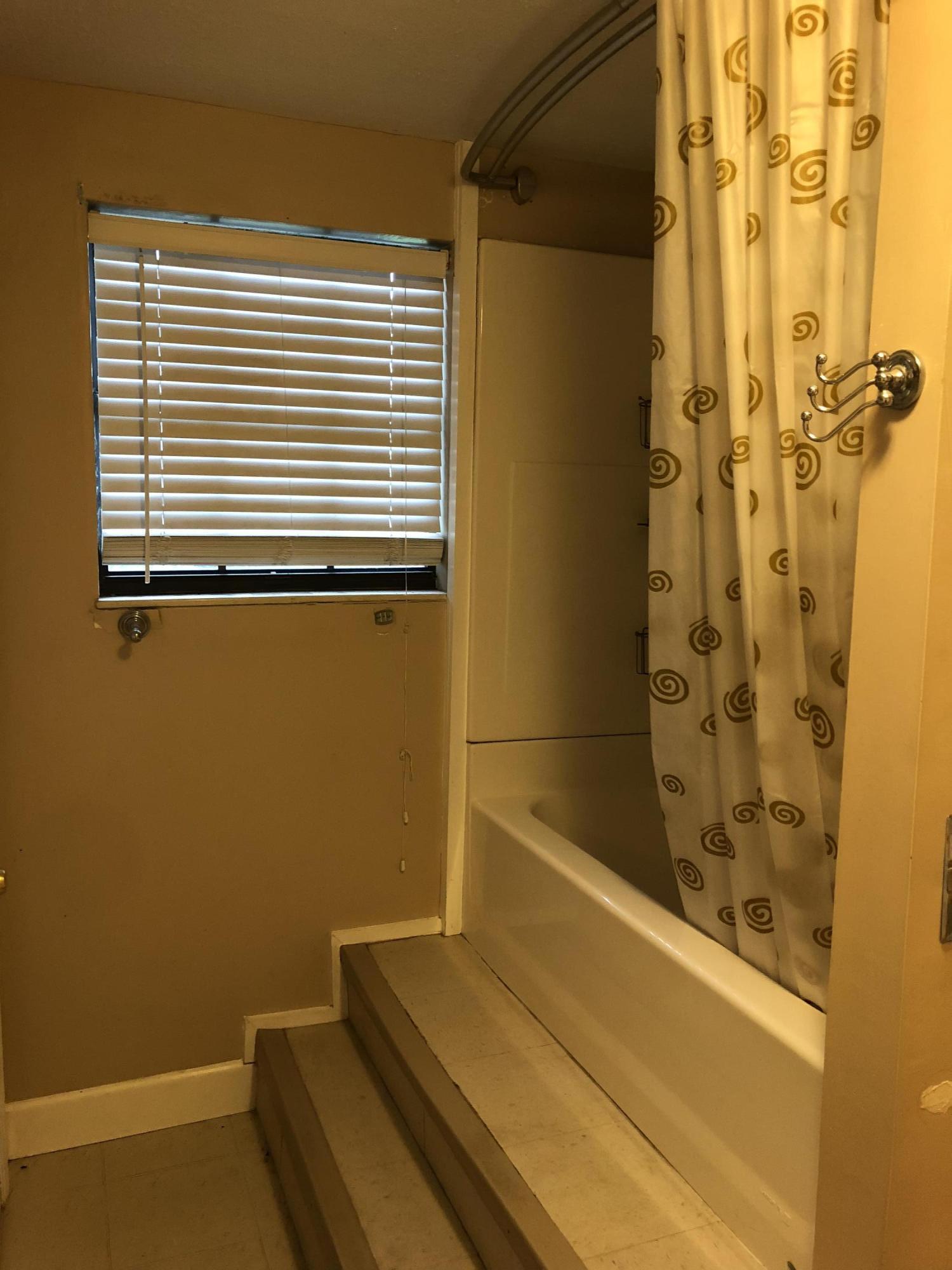 326 Gregg Road Powell, TN 37849 - Photo 26 of 33 Master Bath
