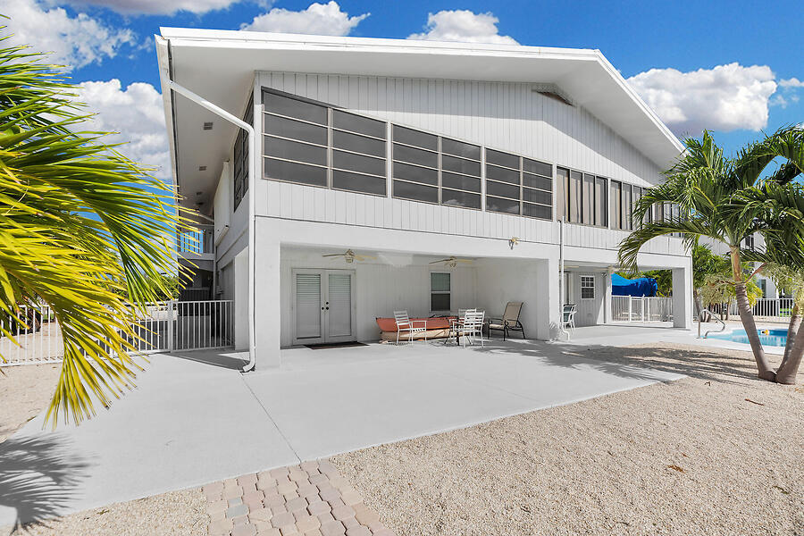 303 Sombrero Beach Road Marathon, FL 33050 - Photo 76 of 84 Waterside exterior view