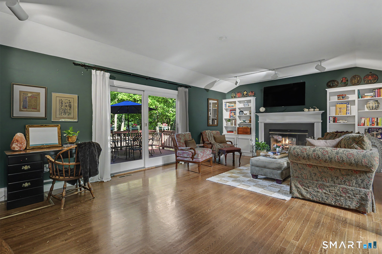 263 Putting Green Road Fairfield, CT 06825 - Photo 12 of 39 Gallery Image 12