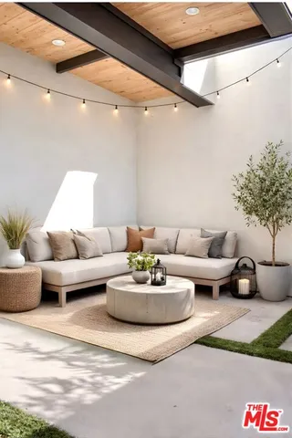 $2,495 | 5722 Fulcher Avenue, Unit 3, North Hollywood, CA 91601