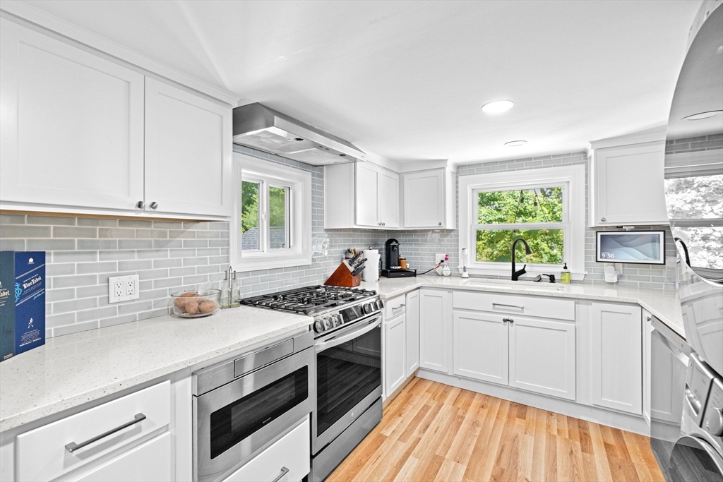 197 White Street Weymouth, MA 02190 - Photo 15 of 34