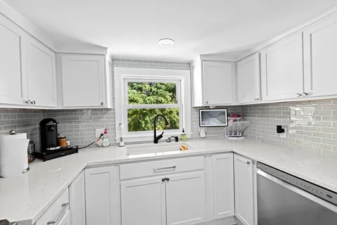 $585,000 | 197 White Street, Weymouth, MA 02190