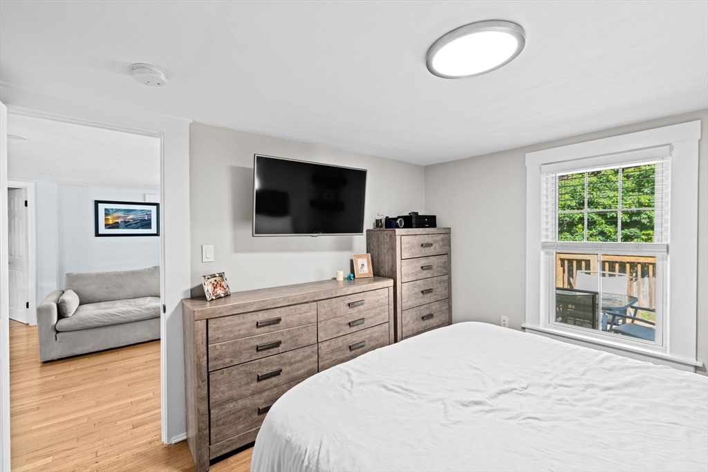 197 White Street Weymouth, MA 02190 - Photo 24 of 34