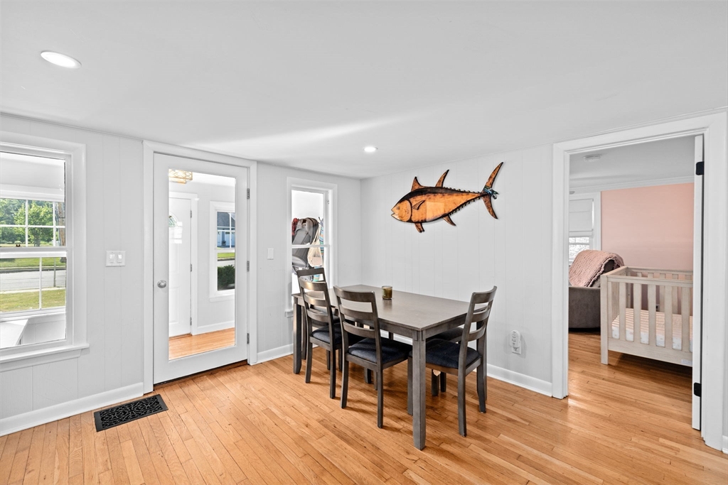 197 White Street Weymouth, MA 02190 - Photo 5 of 34