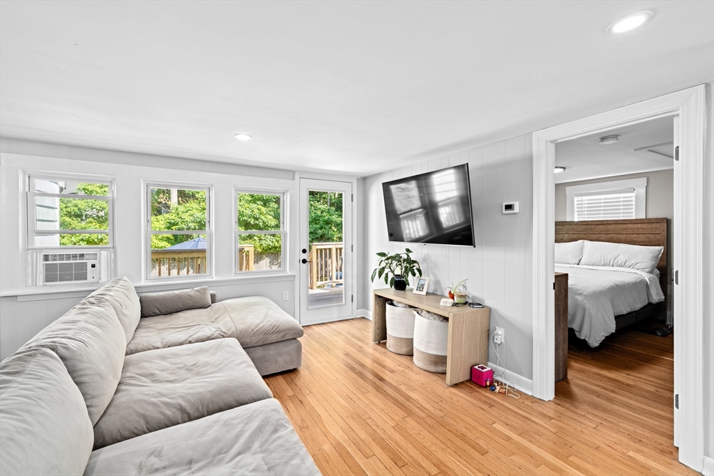 197 White Street Weymouth, MA 02190 - Photo 10 of 34