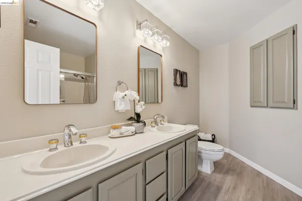 $1,050,000 | 2004 Fries Court, Martinez, CA 94553