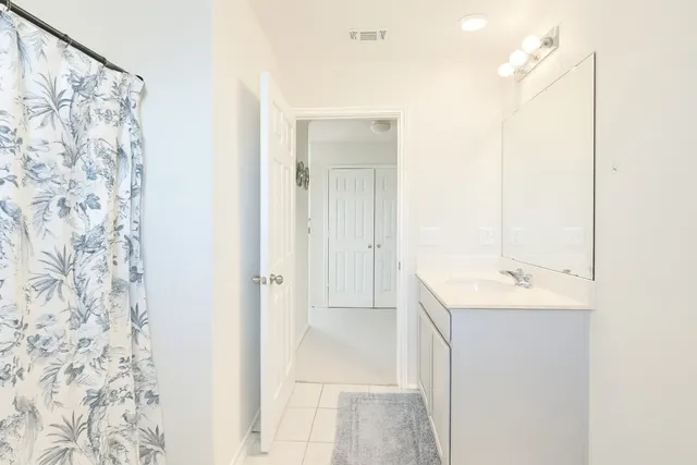 $2,225 | 242 Zuma Drive, Liberty Hill, TX 78642