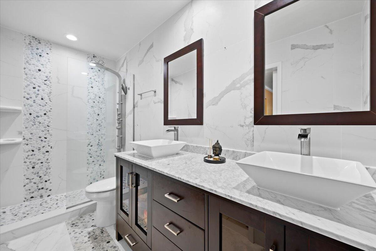 1422 High Point Way Northwest, Unit B Delray Beach, FL 33445 - Photo 11 of 33 18-LUX_0936