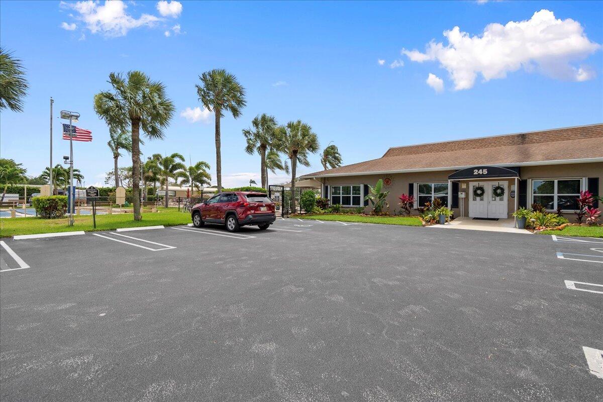 1422 High Point Way Northwest, Unit B Delray Beach, FL 33445 - Photo 23 of 33 31-JLC_1110