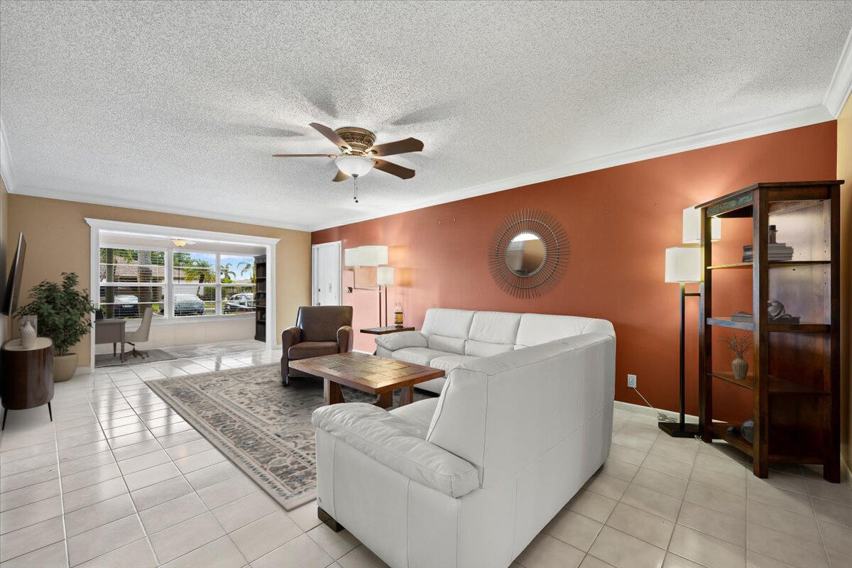 1422 High Point Way Northwest, Unit B Delray Beach, FL 33445 - Photo 3 of 33 07-LUX_0841